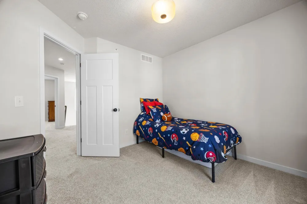 2230 Gateway Curve North Saint Paul, MN 55109