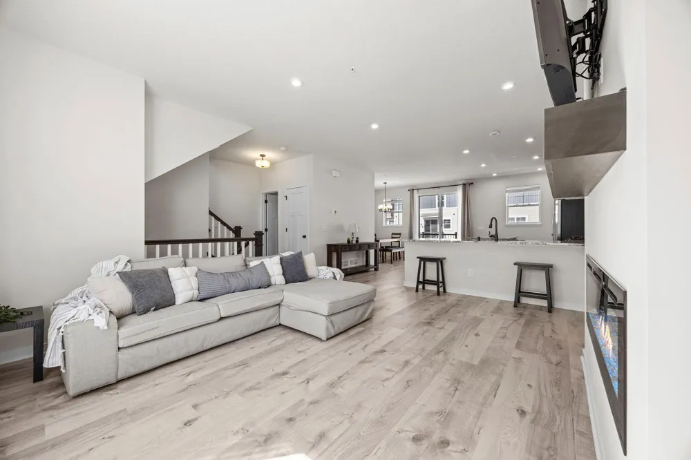 2230 Gateway Curve North Saint Paul, MN 55109