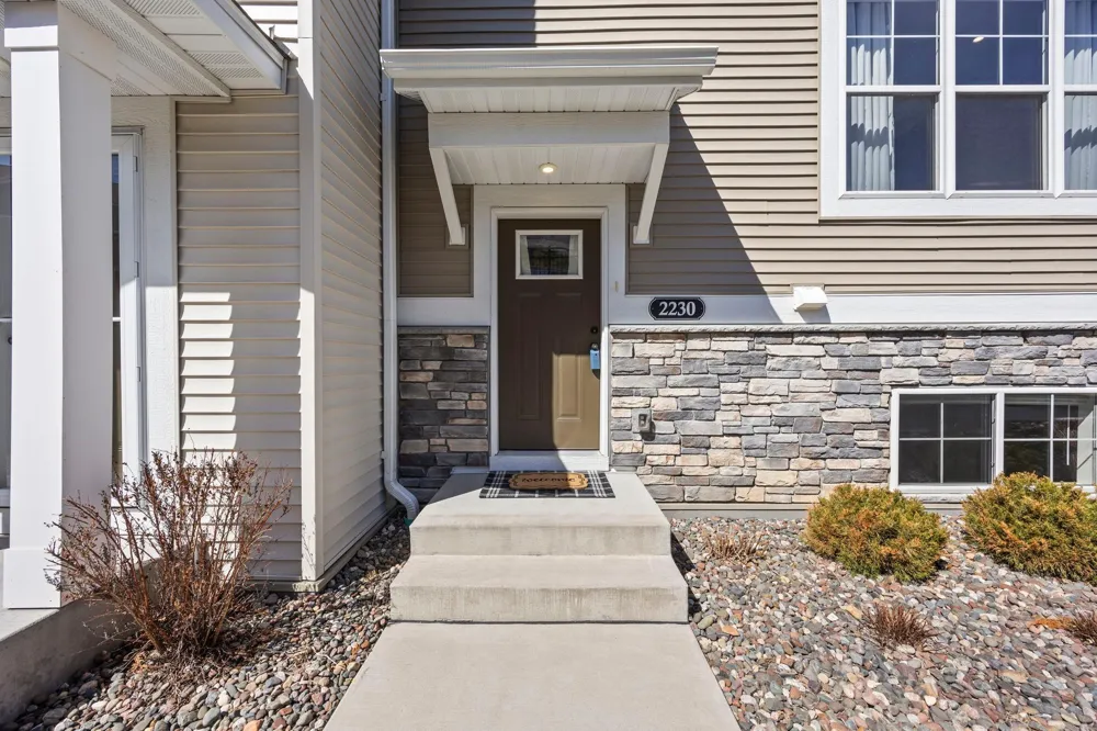 2230 Gateway Curve North Saint Paul, MN 55109