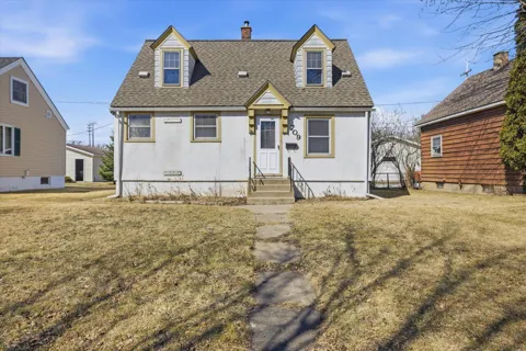 709 Michigan Street