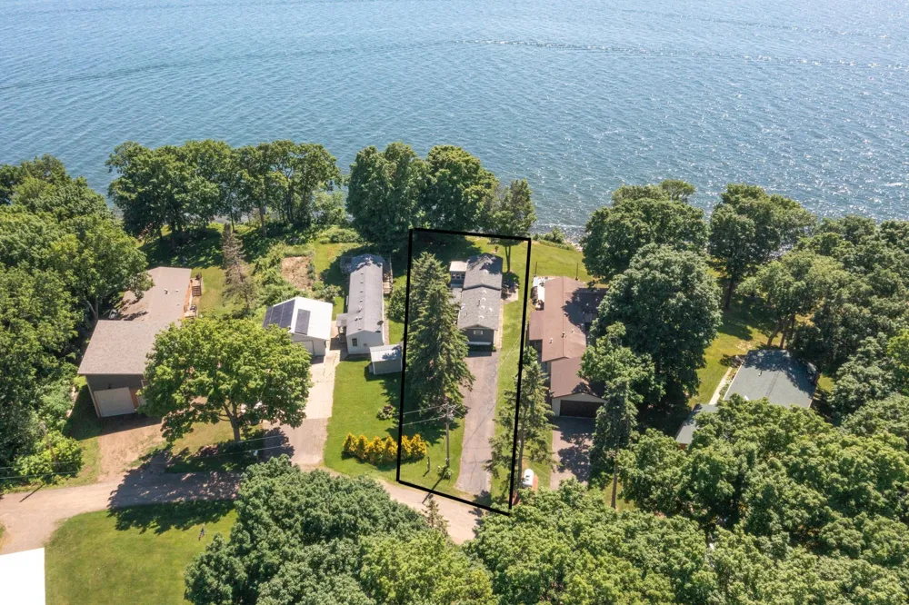 46315 Lucretia Lane Isle, MN 56342
