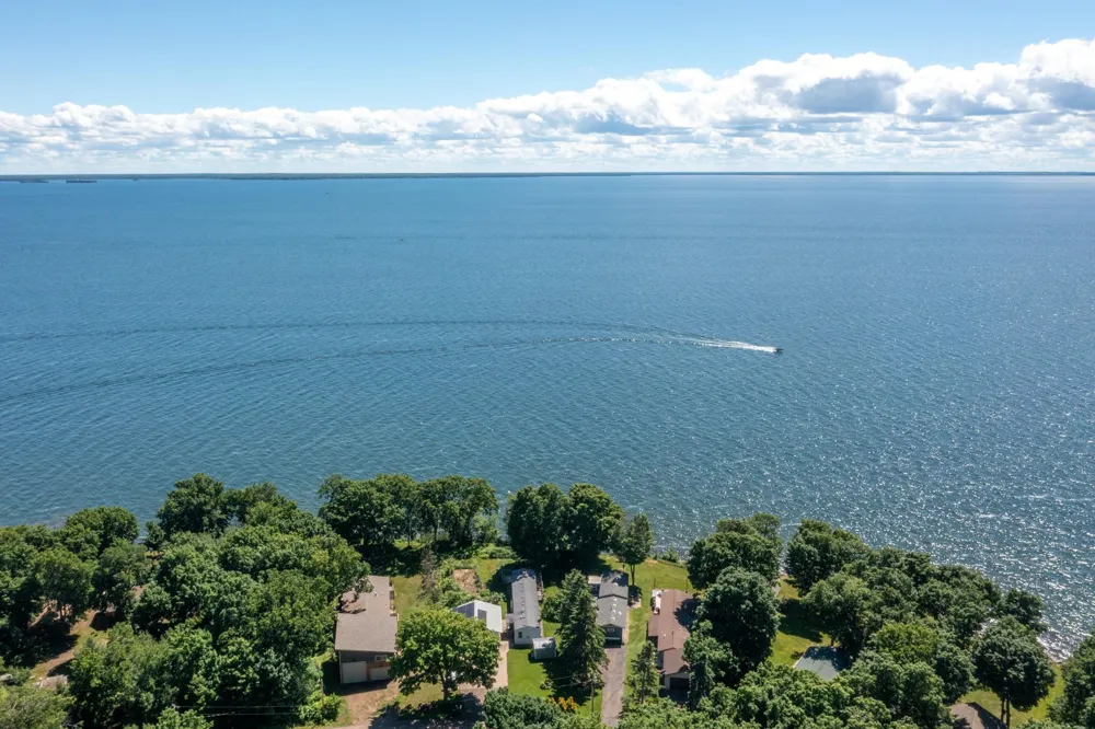 46315 Lucretia Lane Isle, MN 56342