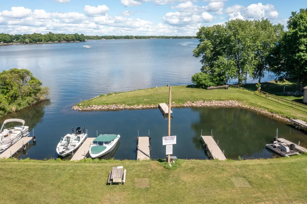 46315 Lucretia Lane Isle, MN 56342