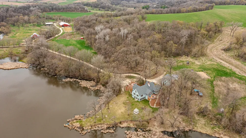 13345 25th Avenue NW Oronoco, MN 55960