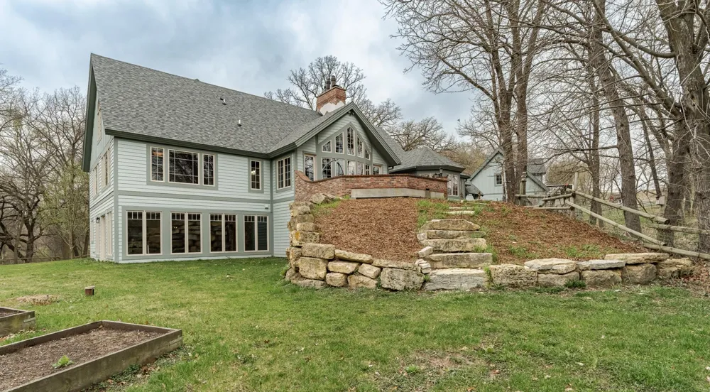 13345 25th Avenue NW Oronoco, MN 55960