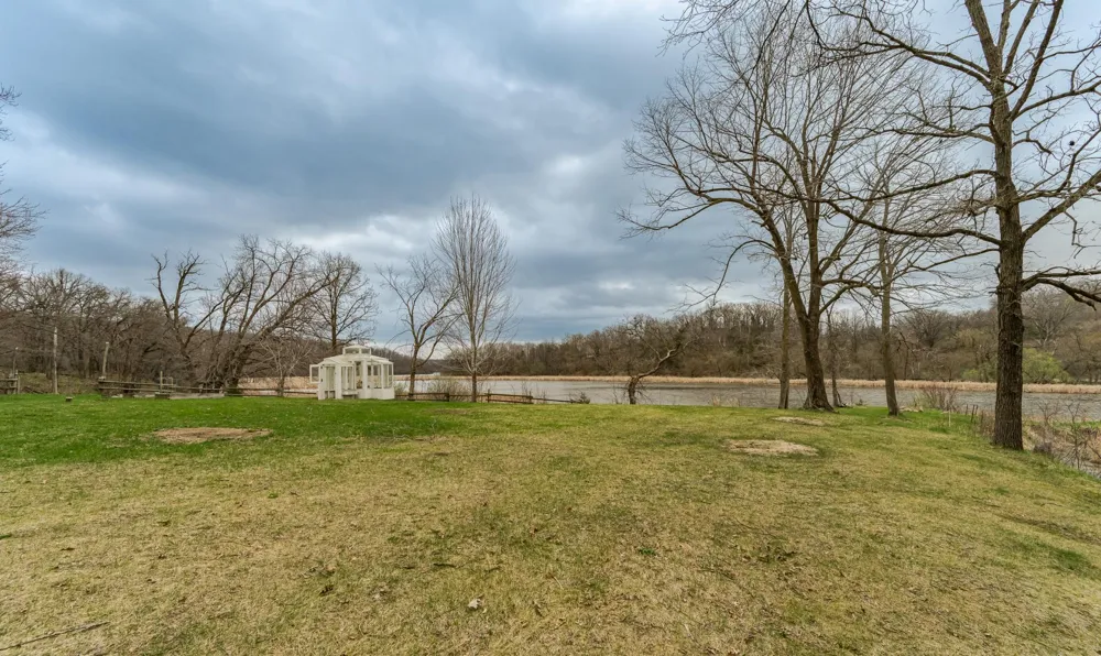 13345 25th Avenue NW Oronoco, MN 55960