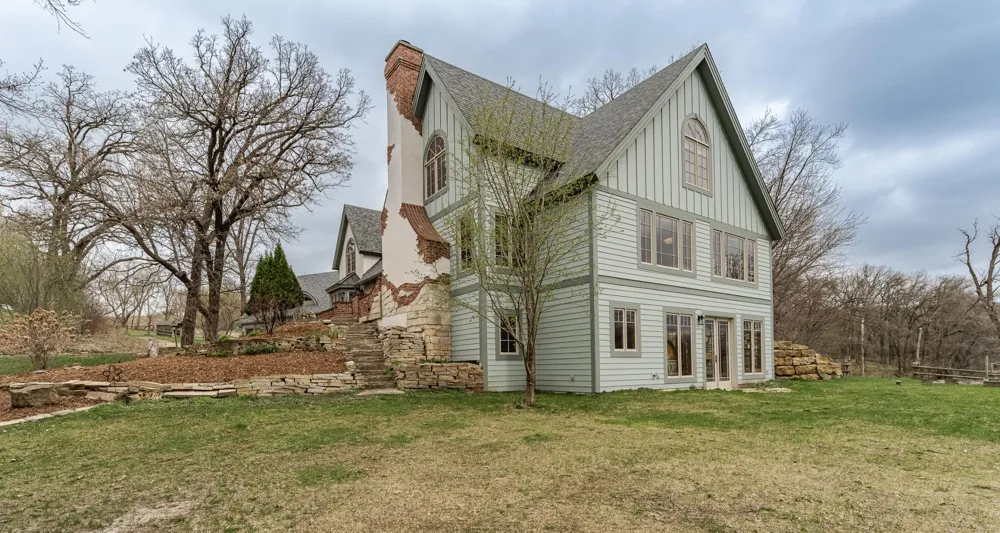 13345 25th Avenue NW Oronoco, MN 55960
