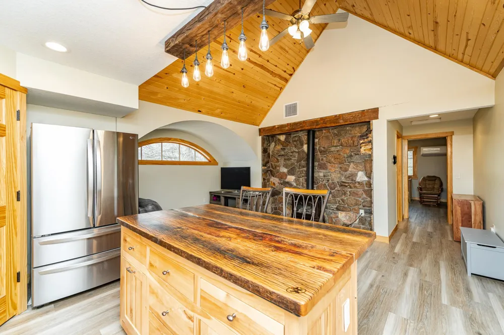 13345 25th Avenue NW Oronoco, MN 55960