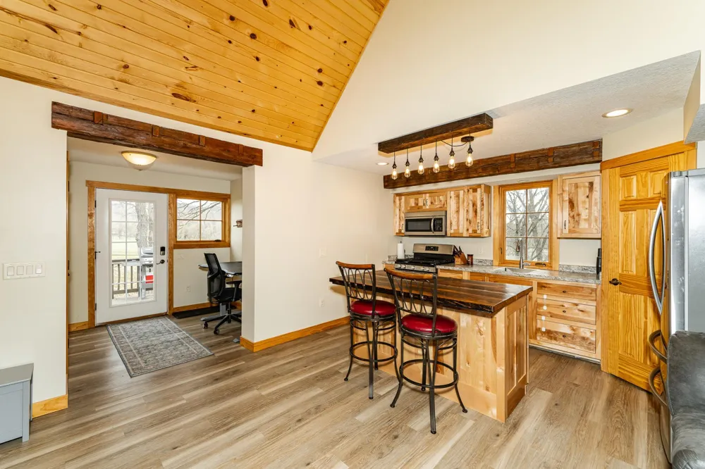 13345 25th Avenue NW Oronoco, MN 55960