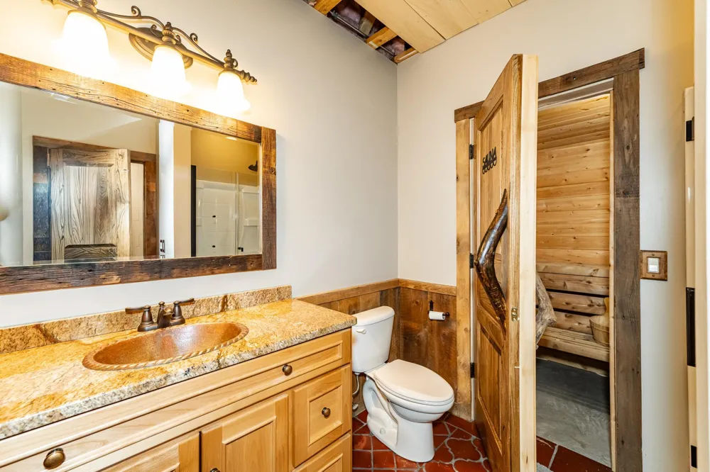 13345 25th Avenue NW Oronoco, MN 55960