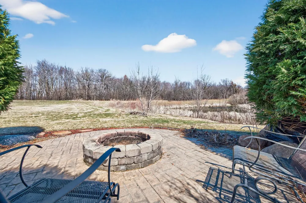 929 Farmers Ridge Trail Belle Plaine, MN 56011