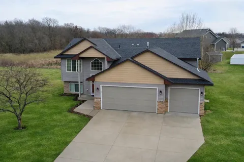 929 Farmers Ridge Trail