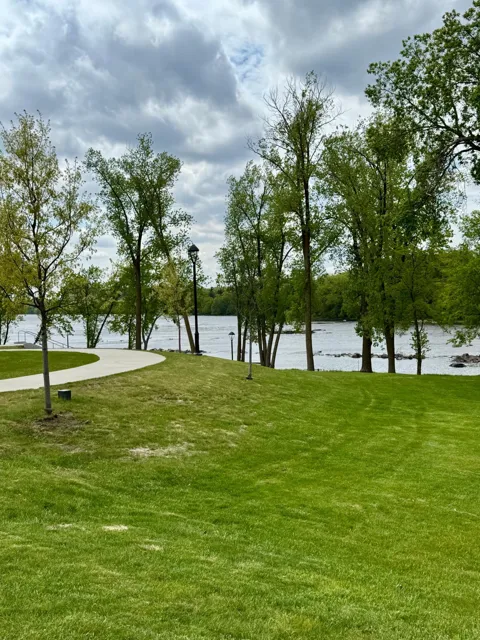 37 Portage Trail
