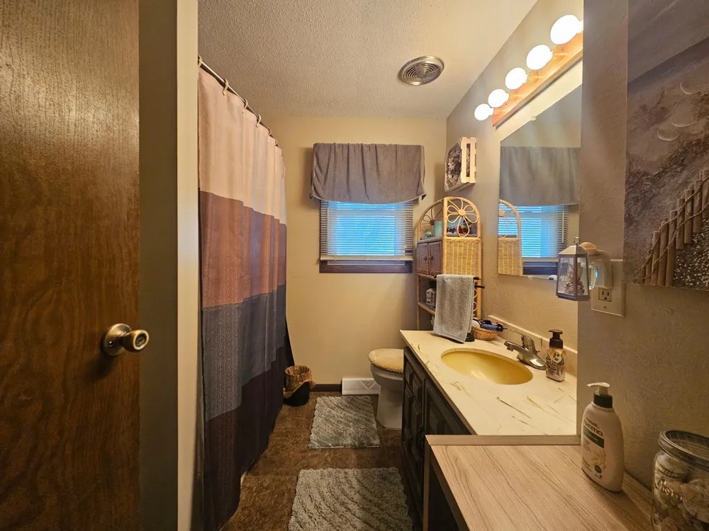 306 Enterprise Drive Mooreton, ND 58061