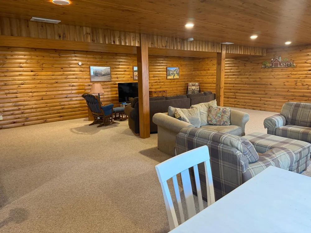 16612 670th Avenue Alden, MN 56009