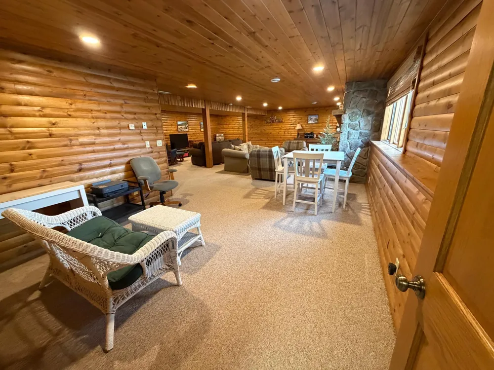 16612 670th Avenue Alden, MN 56009
