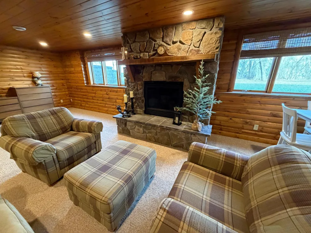16612 670th Avenue Alden, MN 56009