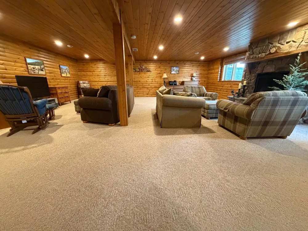 16612 670th Avenue Alden, MN 56009