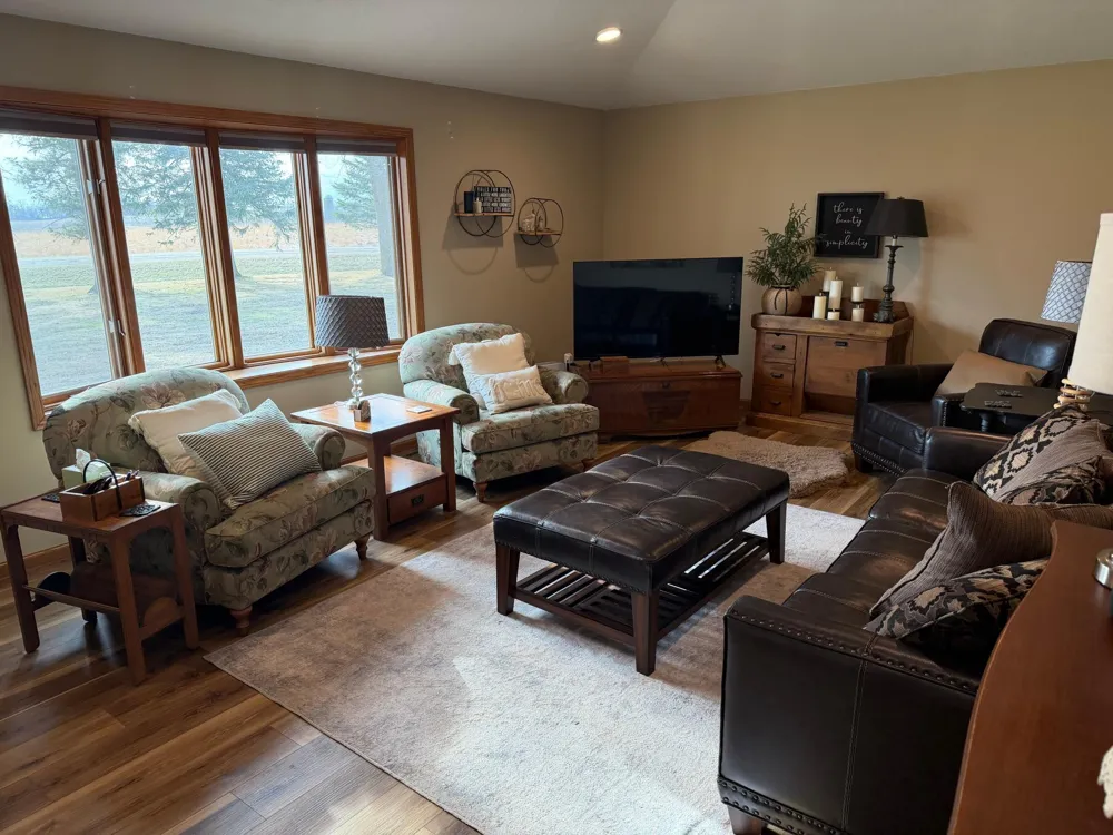 16612 670th Avenue Alden, MN 56009