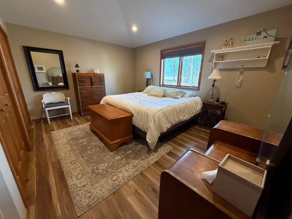 16612 670th Avenue Alden, MN 56009