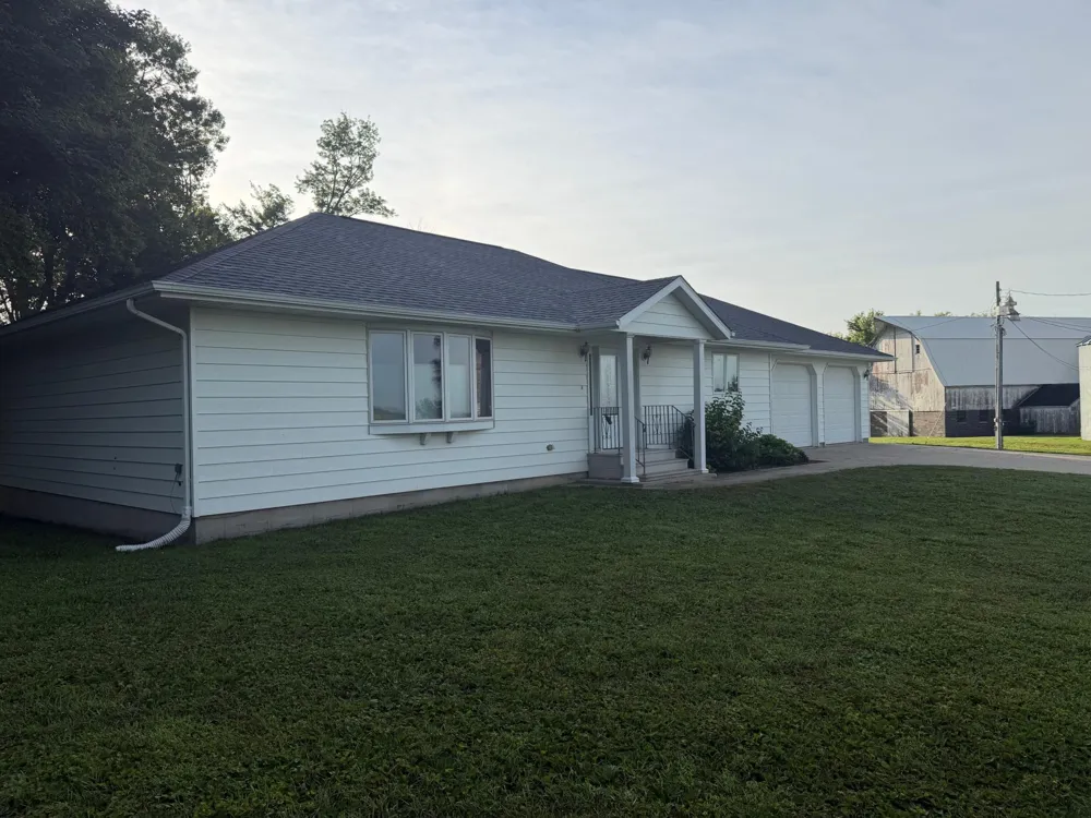 16612 670th Avenue Alden, MN 56009