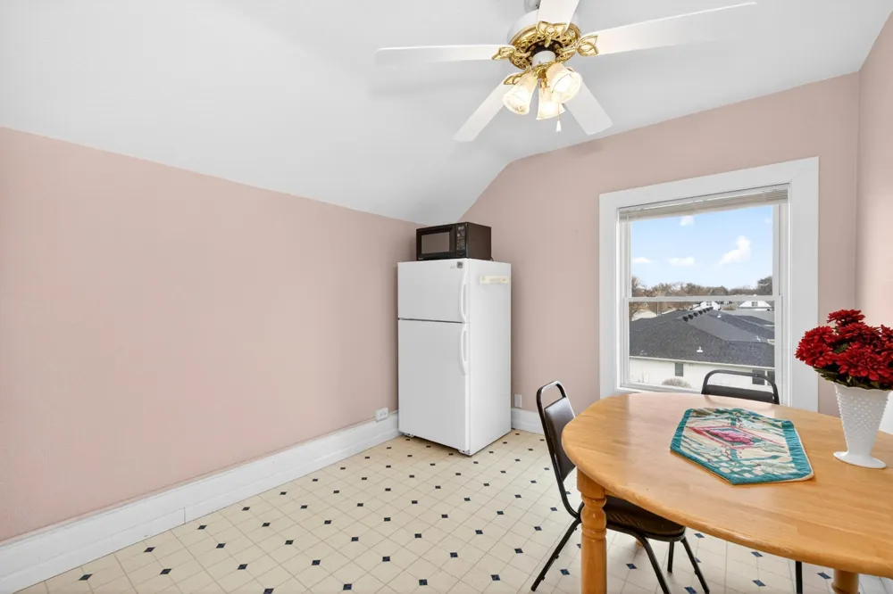 202 3rd Avenue SE Barnesville, MN 56514