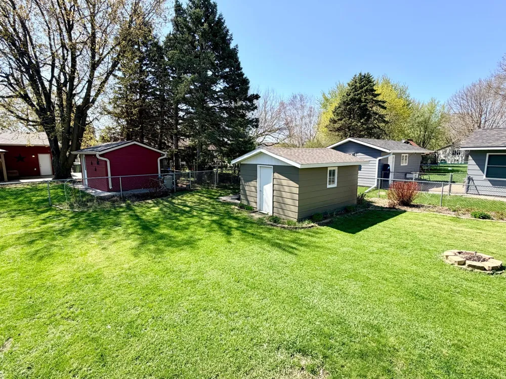 1511 Eckerson Drive Worthington, MN 56187