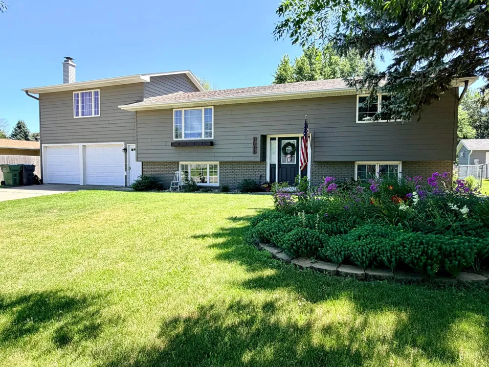 1511 Eckerson Drive Worthington, MN 56187