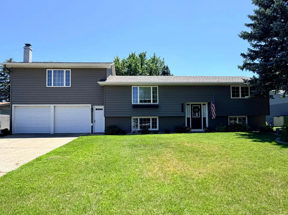1511 Eckerson Drive Worthington, MN 56187