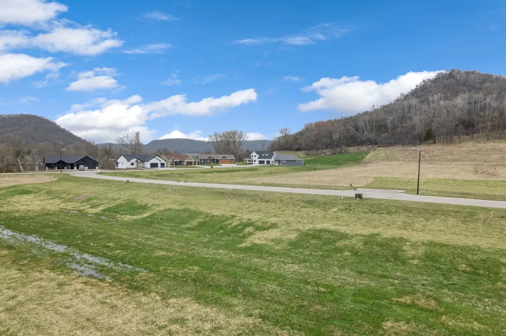 255 Pheasant Run Rollingstone, MN 55959