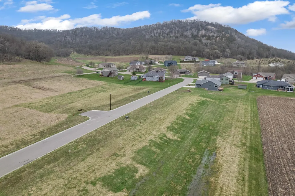 255 Pheasant Run Rollingstone, MN 55959