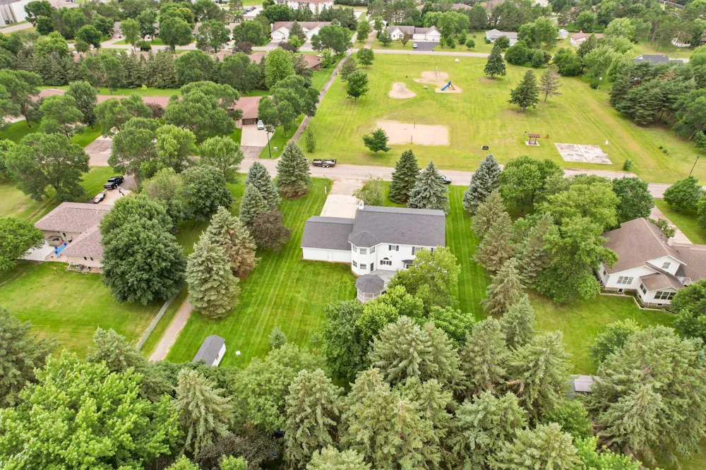 604 Pine Needle Drive Perham, MN 56573
