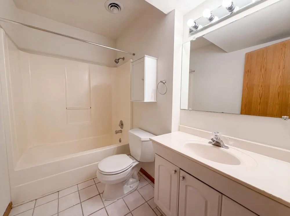6475 Grandview Drive Eden Prairie, MN 55346