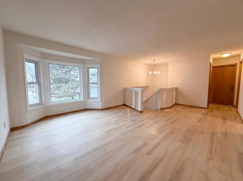 6475 Grandview Drive Eden Prairie, MN 55346