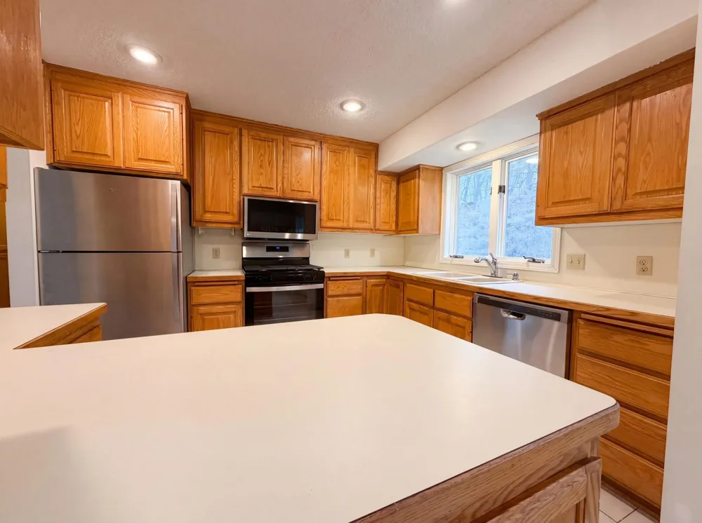6475 Grandview Drive Eden Prairie, MN 55346