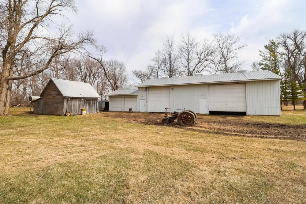 16827 Walden Avenue Hutchinson, MN 55350