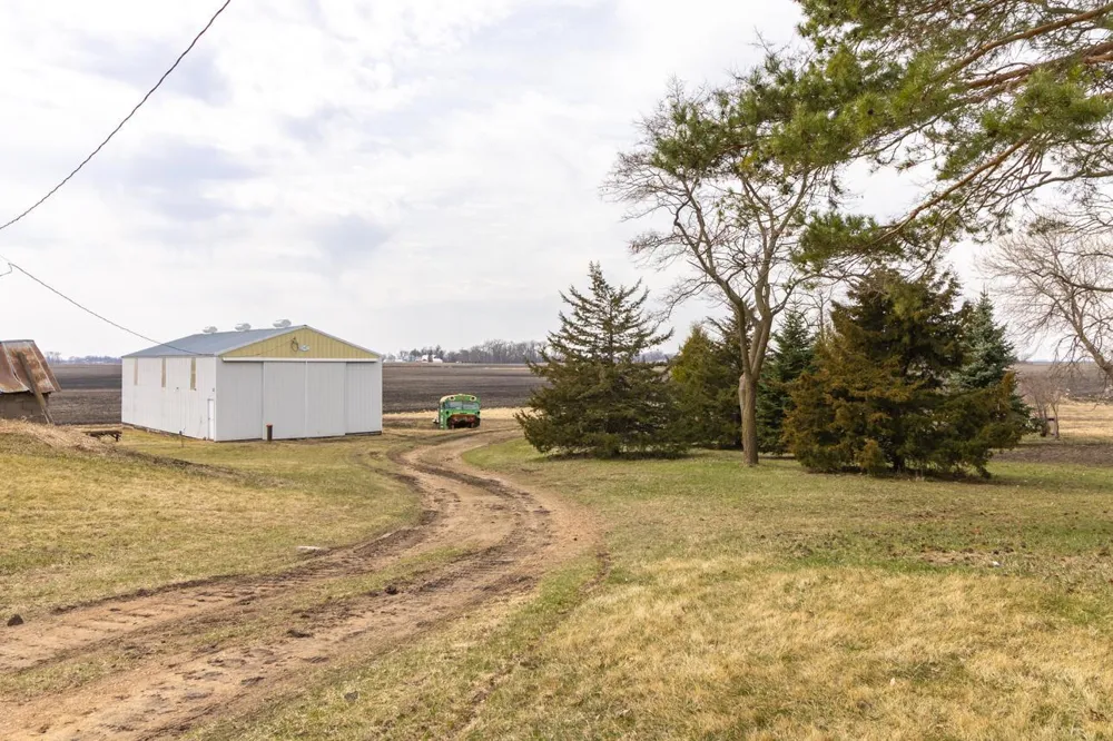 16827 Walden Avenue Hutchinson, MN 55350