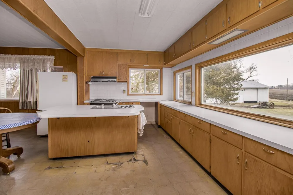 16827 Walden Avenue Hutchinson, MN 55350