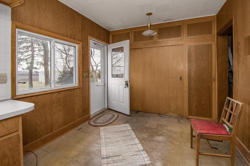 16827 Walden Avenue Hutchinson, MN 55350