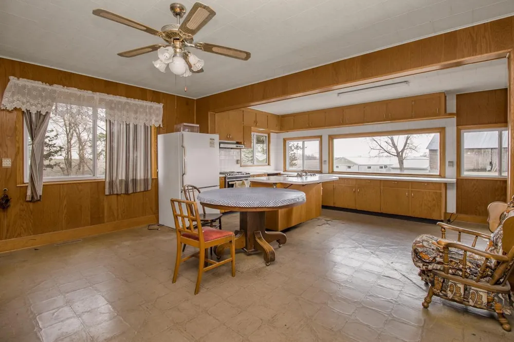 16827 Walden Avenue Hutchinson, MN 55350
