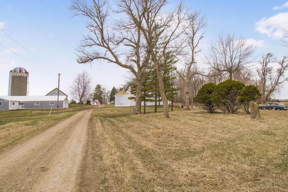 16827 Walden Avenue Hutchinson, MN 55350
