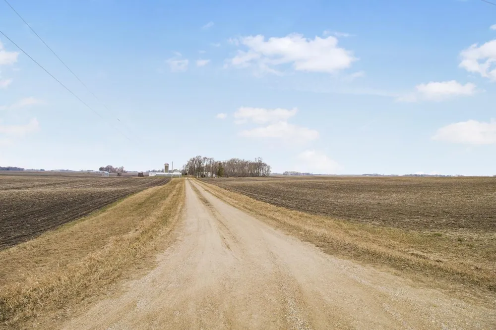 16827 Walden Avenue Hutchinson, MN 55350