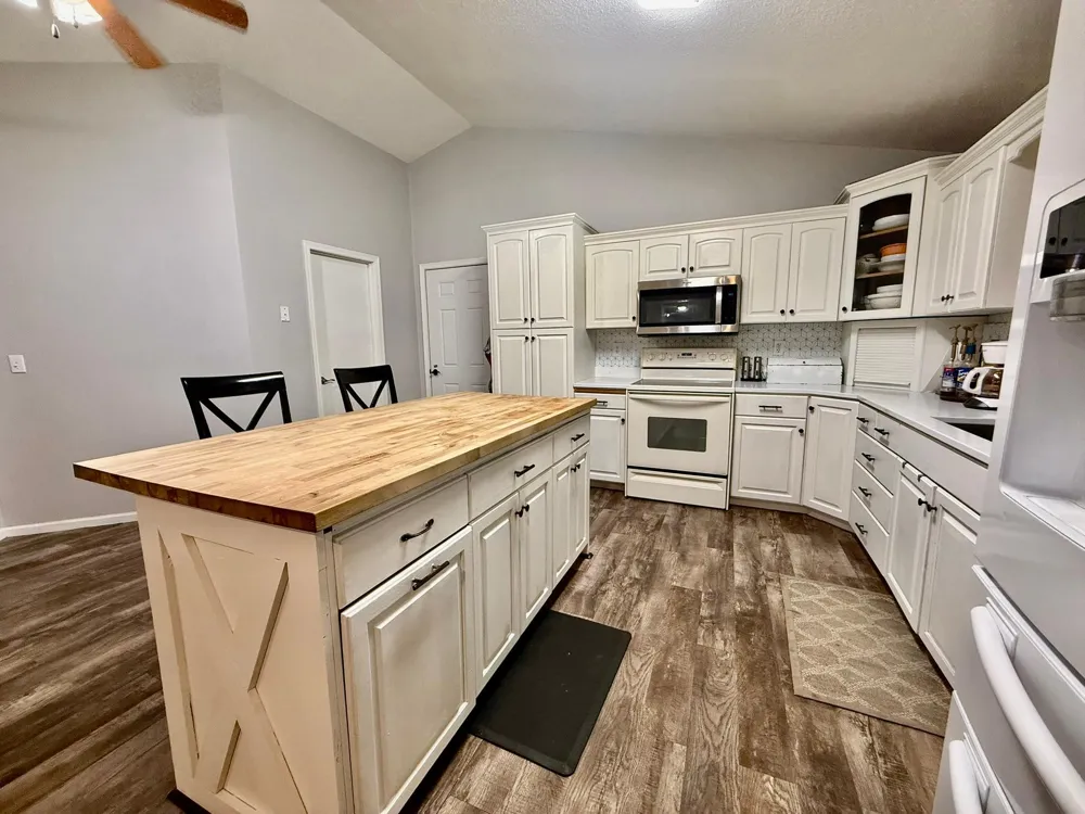 3874 Airway Lane NE Alexandria, MN 56308