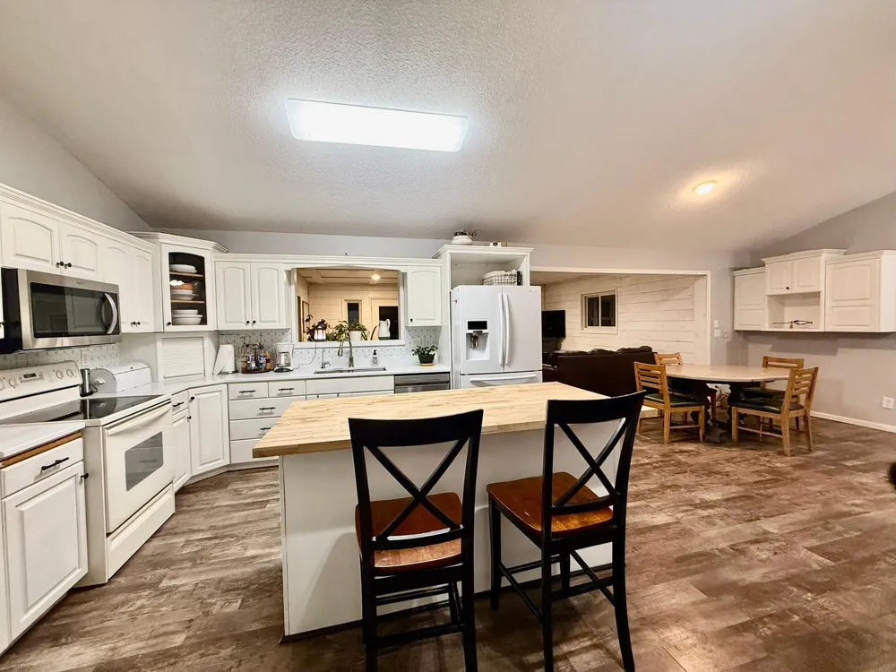 3874 Airway Lane NE Alexandria, MN 56308