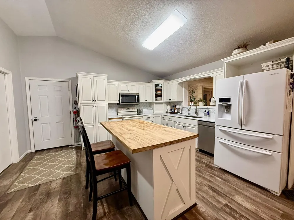 3874 Airway Lane NE Alexandria, MN 56308