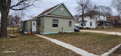 131 E Schlieman Avenue