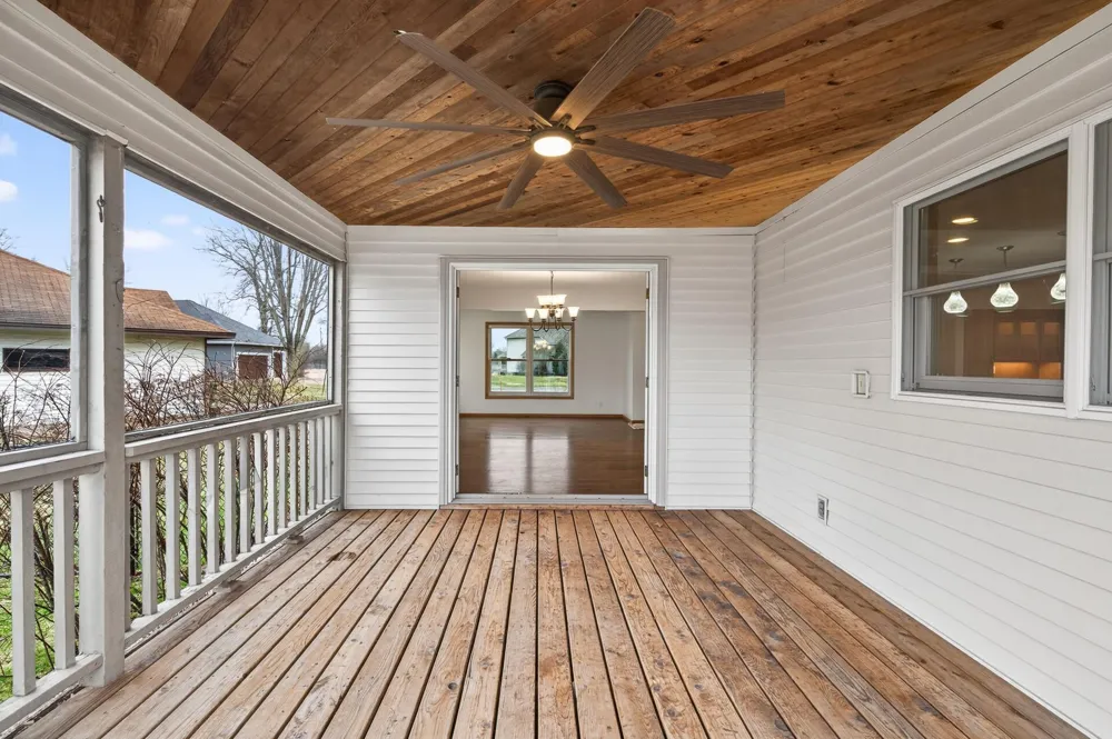 8057 Garfield Street NE Spring Lake Park, MN 55432