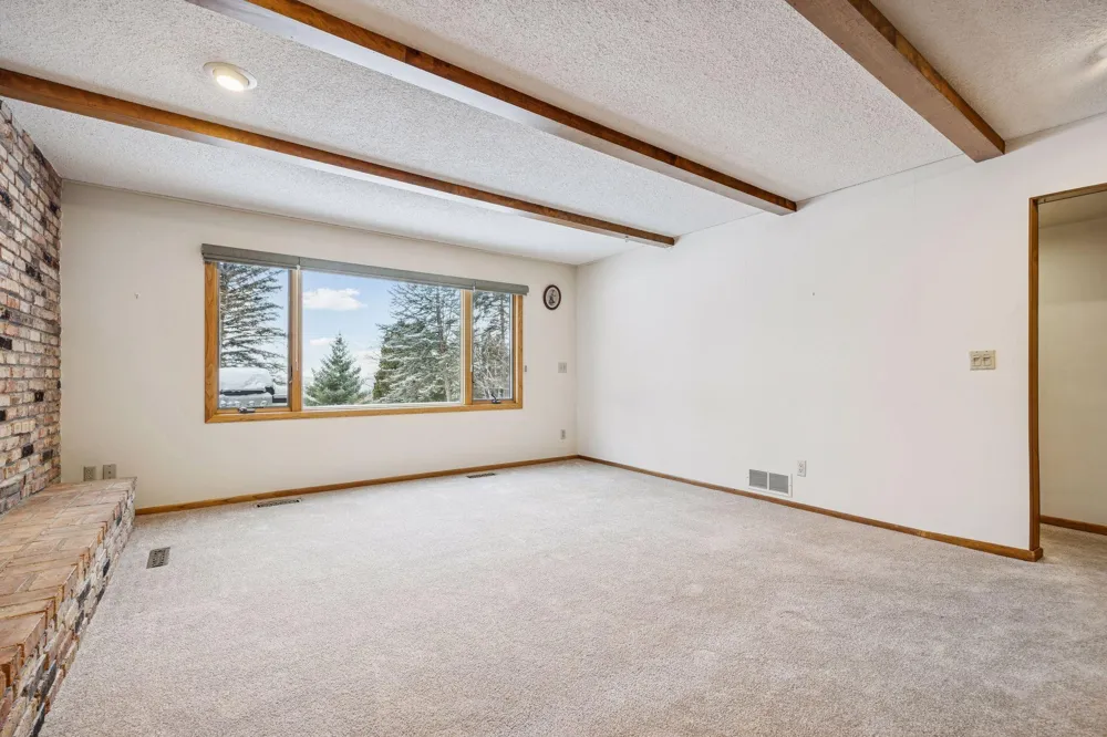 1835 Hunter Lane Mendota Heights, MN 55118