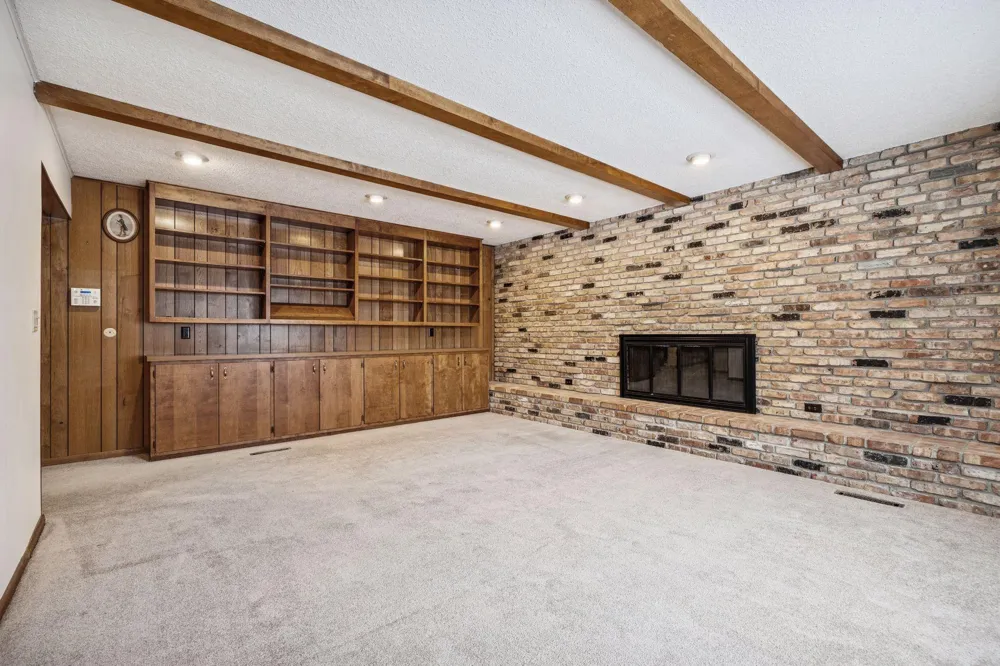 1835 Hunter Lane Mendota Heights, MN 55118