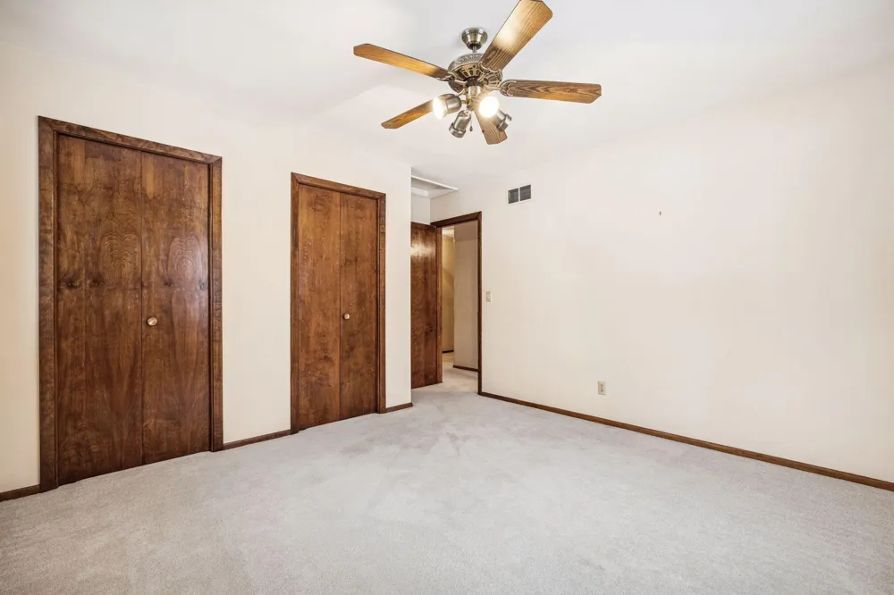 1835 Hunter Lane Mendota Heights, MN 55118